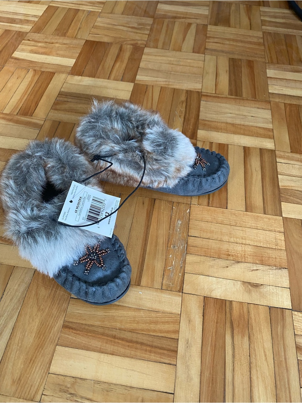 Girls Grey Faux Fur Moccasin Slippers with Beaded Star